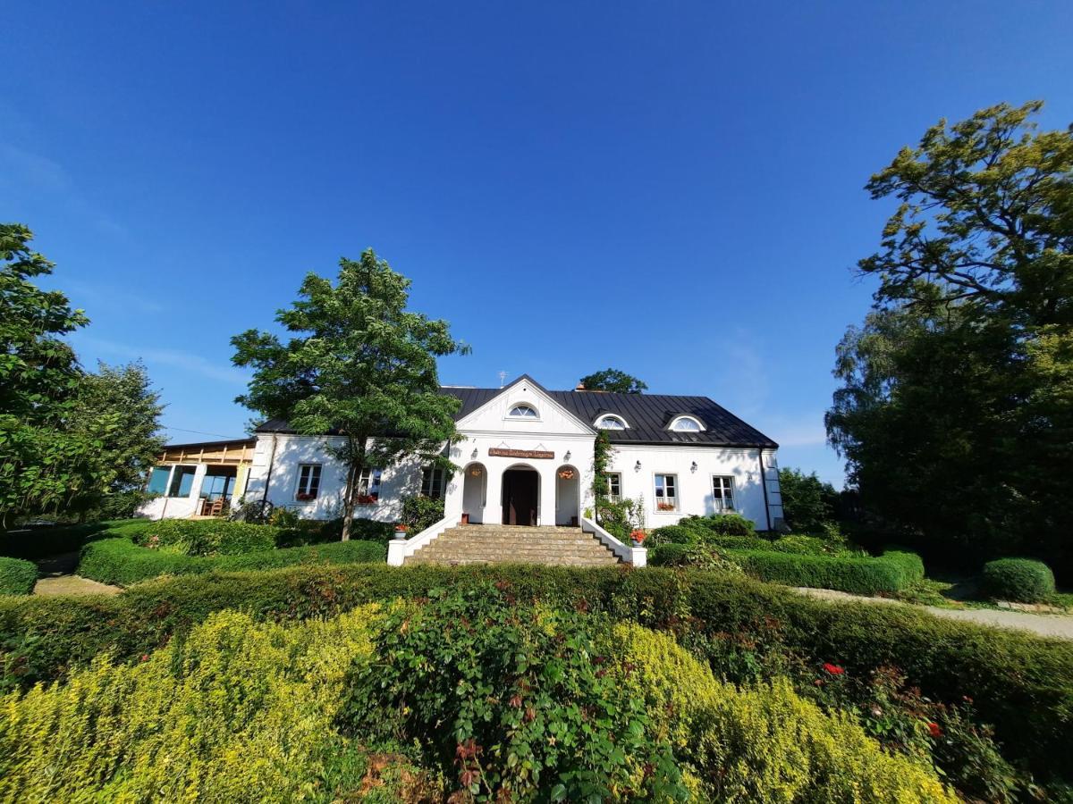 Dwor Na Wichrowym Wzgorzu Bed and Breakfast Przybysławice Exteriör bild