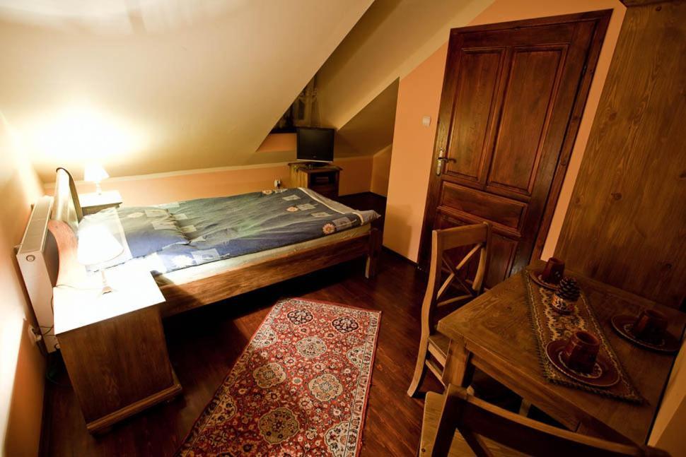 Dwor Na Wichrowym Wzgorzu Bed and Breakfast Przybysławice Exteriör bild