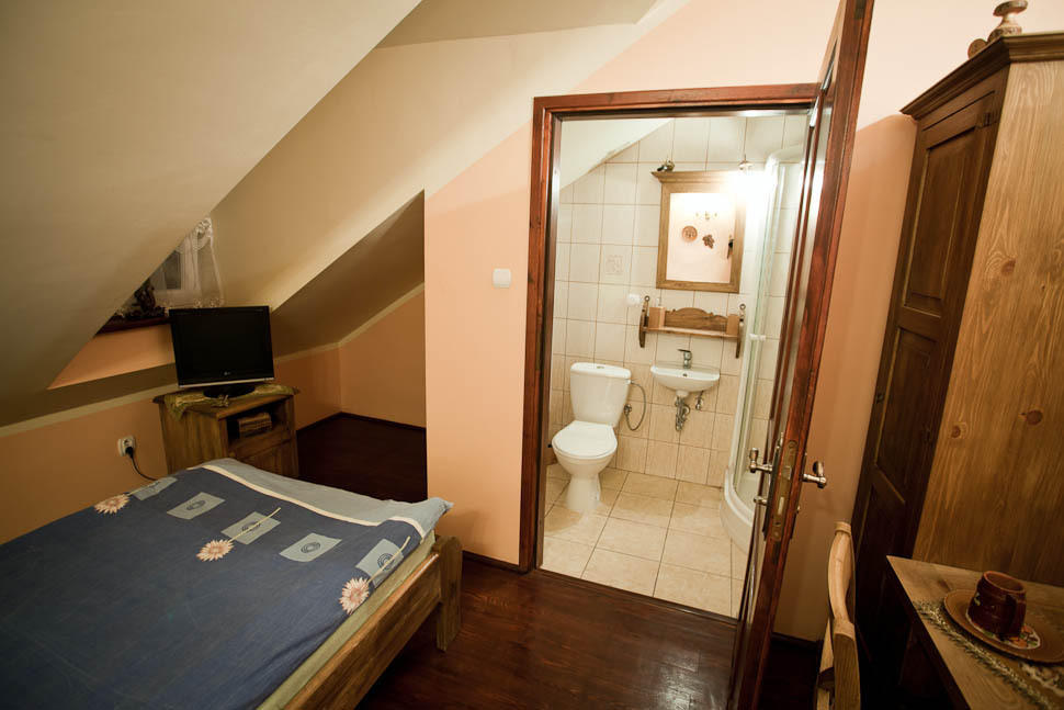 Dwor Na Wichrowym Wzgorzu Bed and Breakfast Przybysławice Rum bild