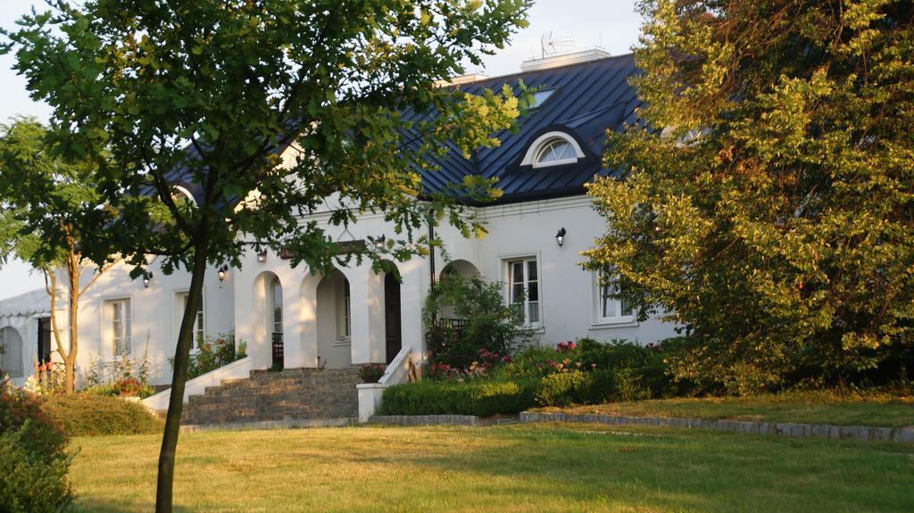 Dwor Na Wichrowym Wzgorzu Bed and Breakfast Przybysławice Exteriör bild