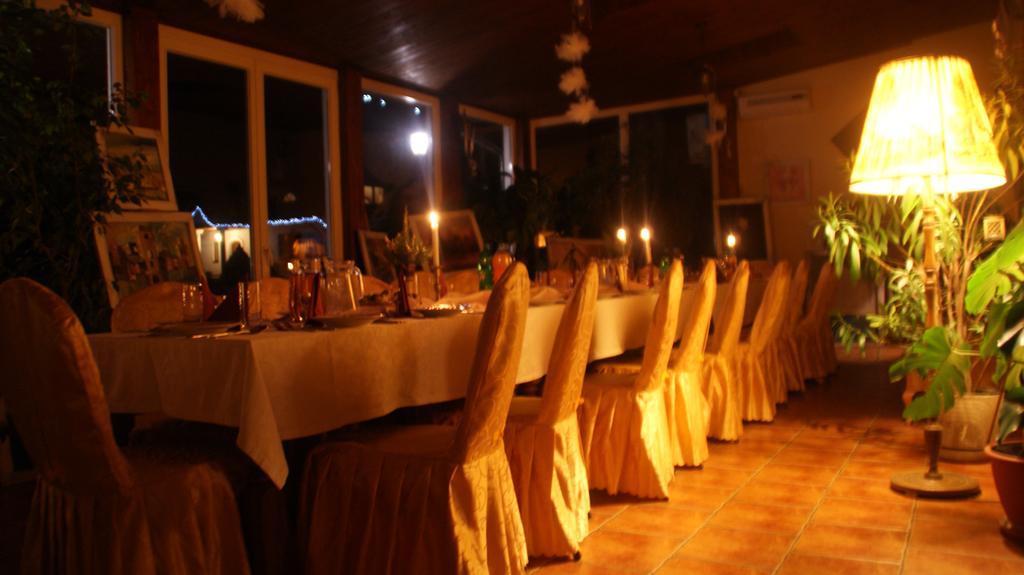 Dwor Na Wichrowym Wzgorzu Bed and Breakfast Przybysławice Exteriör bild